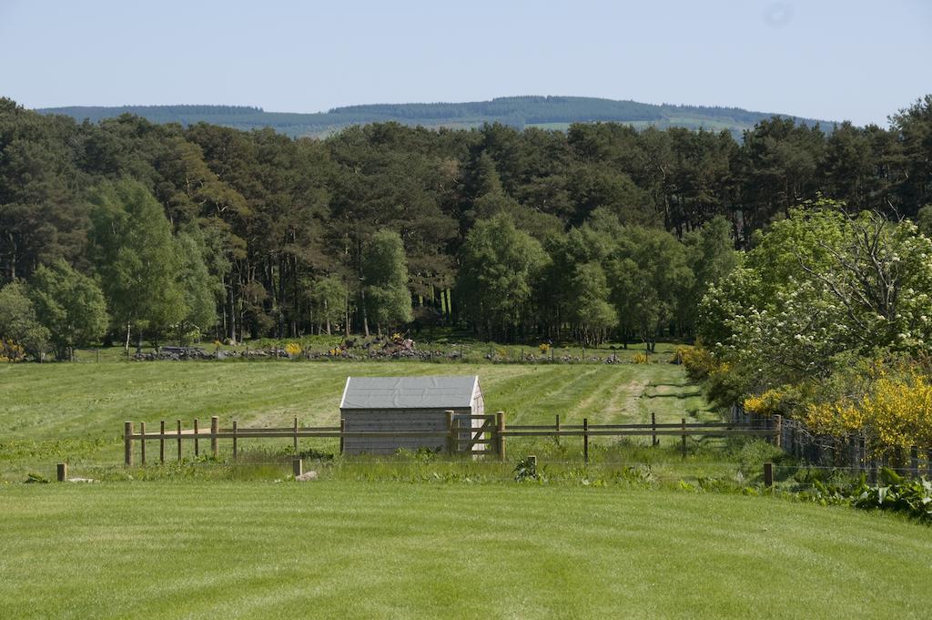 Clovenstone Lodges Inverurie Room photo